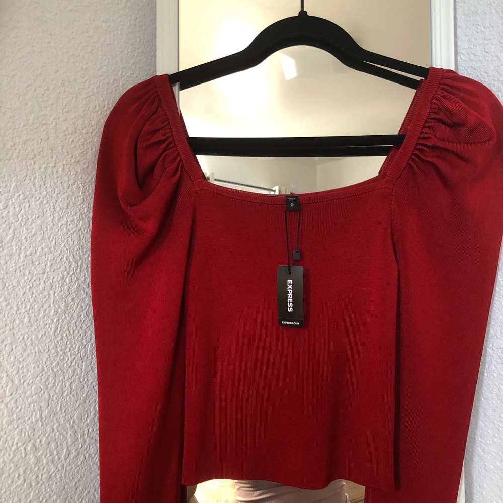 EXPRESS PUFFSLEEVE TOP